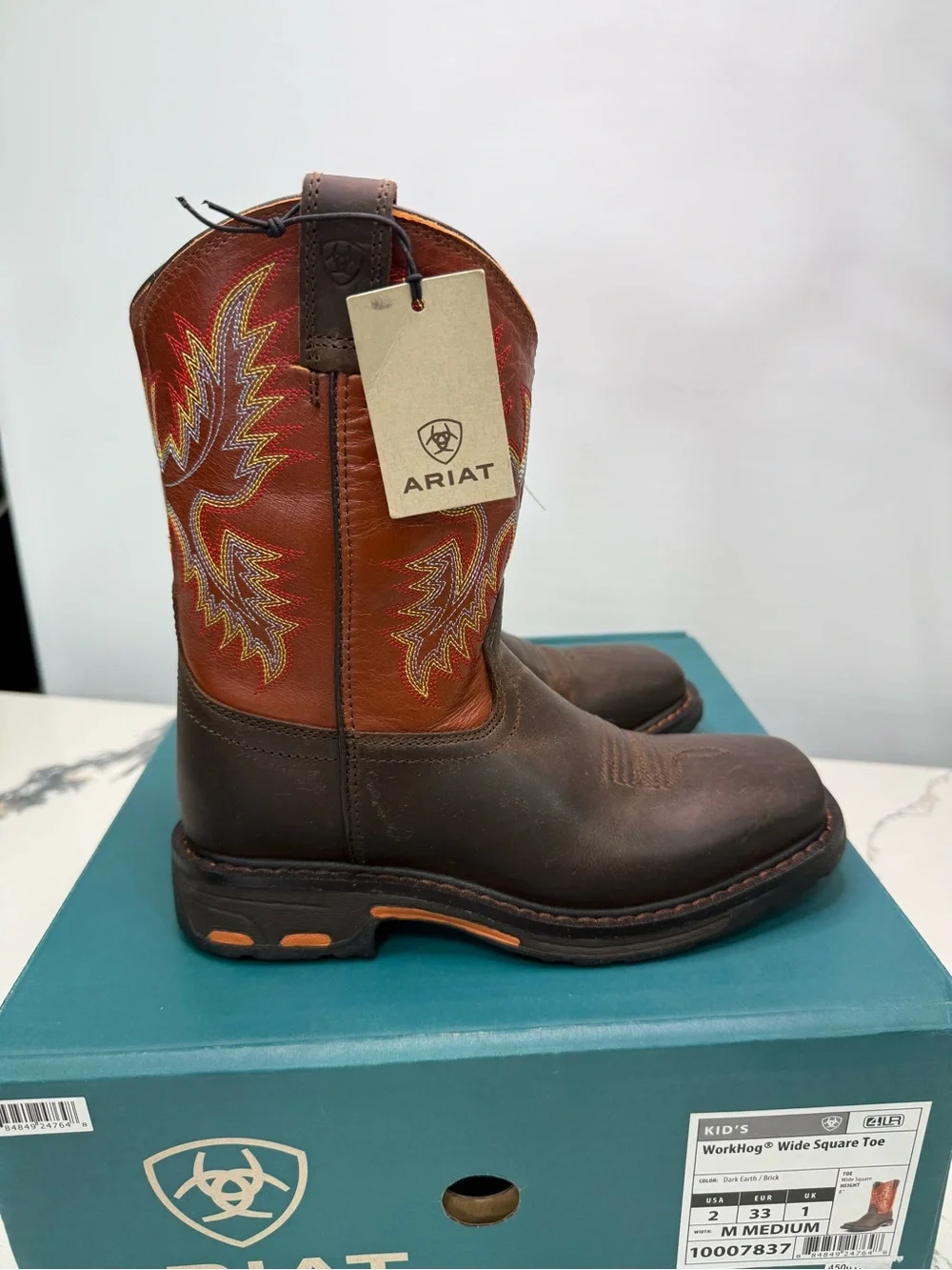 ARIAT Boys' Earth Workhog Western Boots Wide Square Toe Size 2 (Used Once)